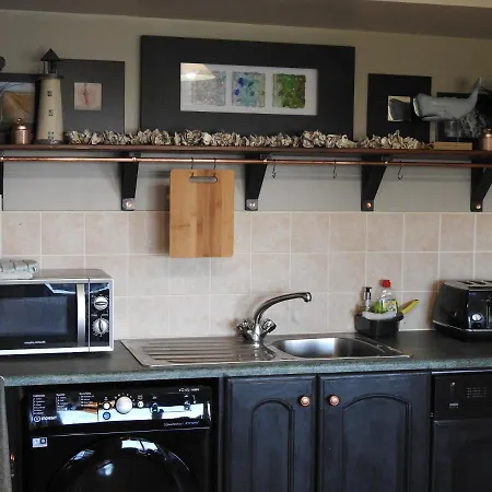 Seashell Cove Luxurious Sea View Free Wifi Netflix Sleeps 5 *