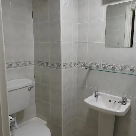 Seashell Cove Luxurious Sea View Free Wifi Netflix Sleeps 5