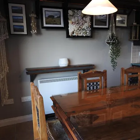 Seashell Cove Luxurious Sea View Free Wifi Netflix Sleeps 5 *