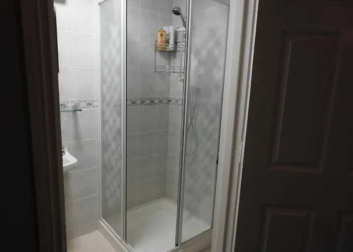 아파트 Seashell Cove Luxurious Sea View Free Wifi Netflix Sleeps 5 번드런