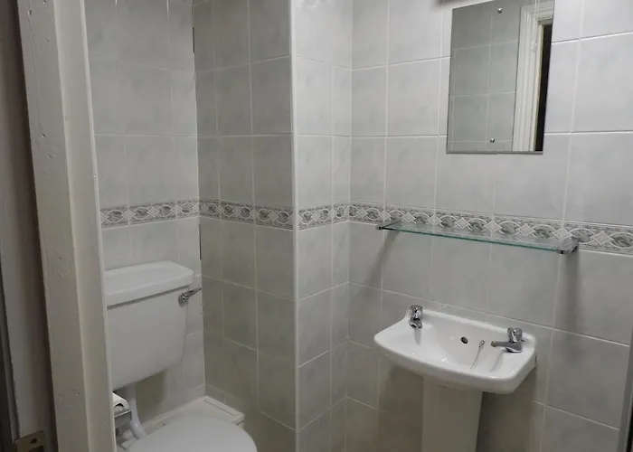 Seashell Cove Luxurious Sea View Free Wifi Netflix Sleeps 5