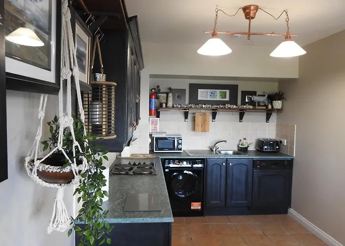 Seashell Cove Luxurious Sea View Free Wifi Netflix Sleeps 5 아파트