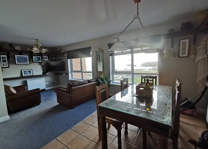 Seashell Cove Luxurious Sea View Free Wifi Netflix Sleeps 5 아파트