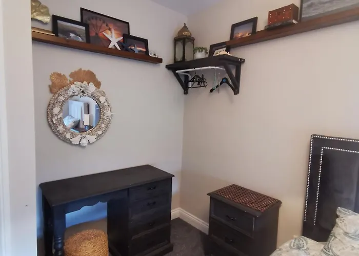 Seashell Cove Luxurious Sea View Free Wifi Netflix Sleeps 5