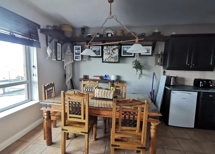 Seashell Cove Luxurious Sea View Free Wifi Netflix Sleeps 5 아파트