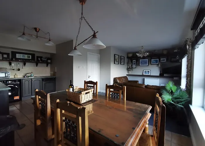 아파트 Seashell Cove Luxurious Sea View Free Wifi Netflix Sleeps 5 *